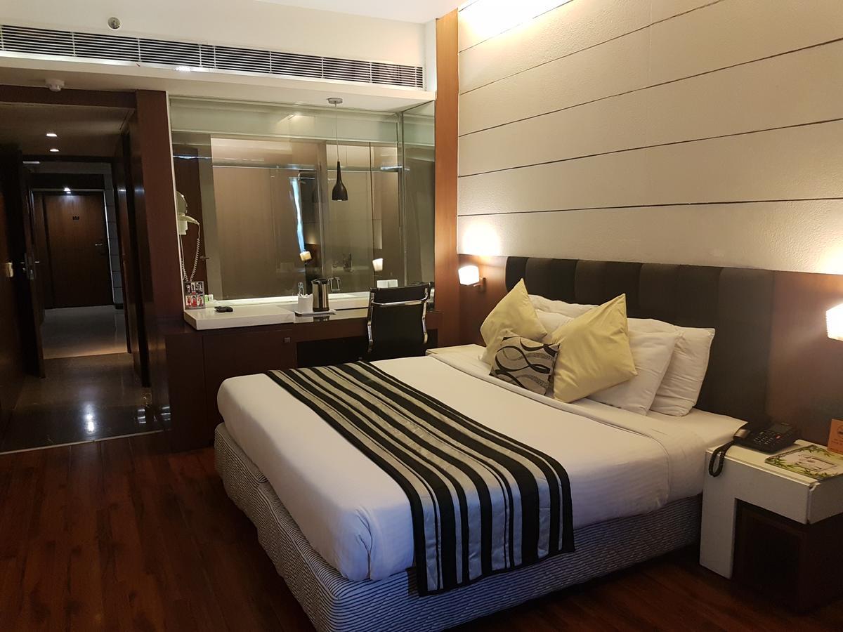 Hotel Gk International Chandigarh Exterior photo
